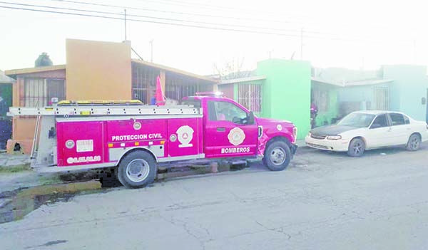 Quemaban plástico y arde su vivienda