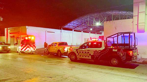 Muere pasajero en un autobús