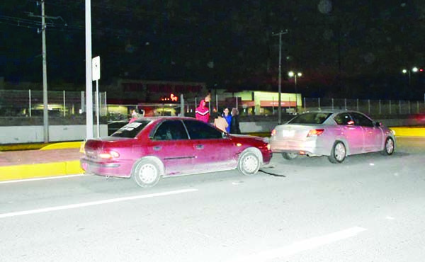 Derrapa y choca por alcance en el Pape