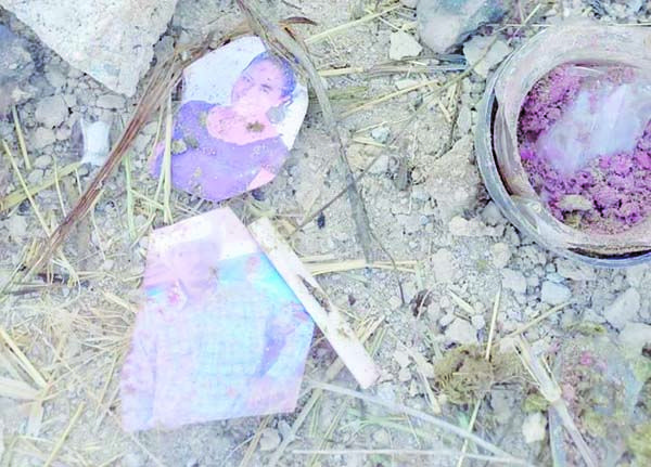 Sepultan brujería en panteón de Estancias