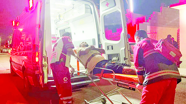 Empleado del IMSS intenta quitarse la vida