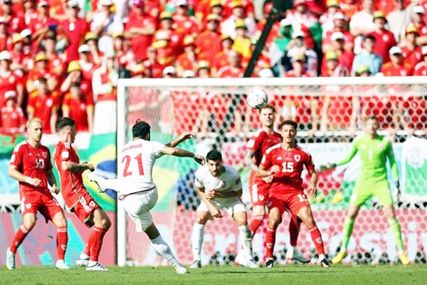 Vence Irán a Gales en tiempo de compensación