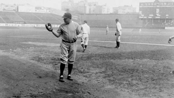 MLB: GUANTE DE BABE RUTH ROMPE RÉCORD DE VENTA EN SUBASTA