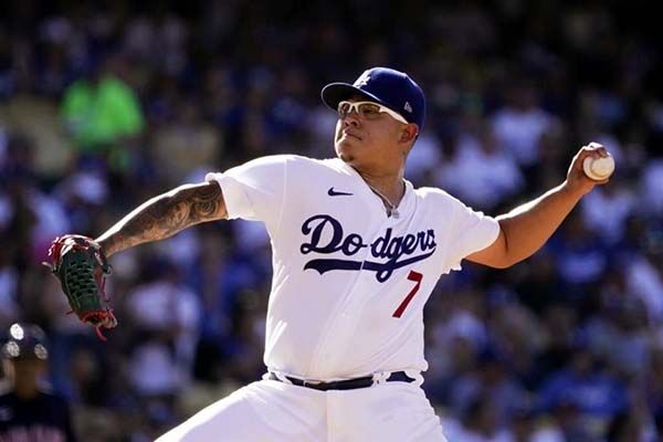 Es Julio Urías finalista para ganar el Cy Young