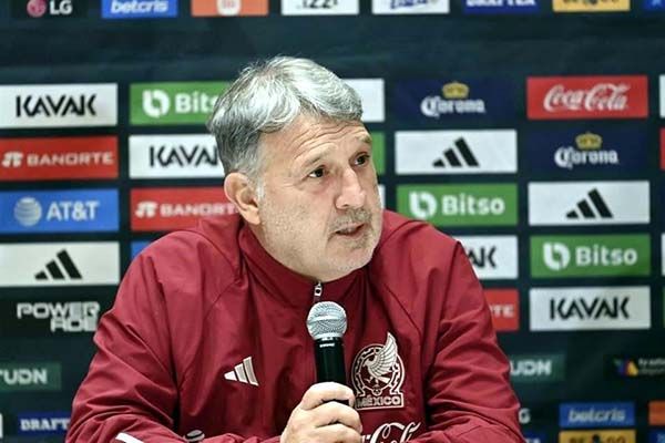 ‘Tata’ le dará minutos a Raúl Jiménez ante Suecia