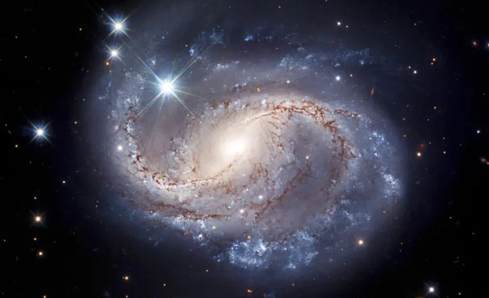 Remolinos azules radiantes y una guardería estelar, las nuevas imágenes capturadas por el telescopio Hubble
