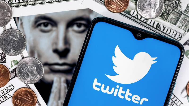 Musk presume que salvó a Twitter de ‘una balota’ gracias a despidos de empleados