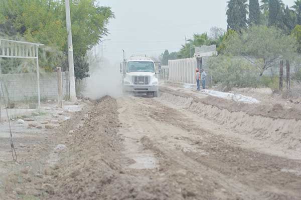 Compactarán calles en sector Esteban Martínez