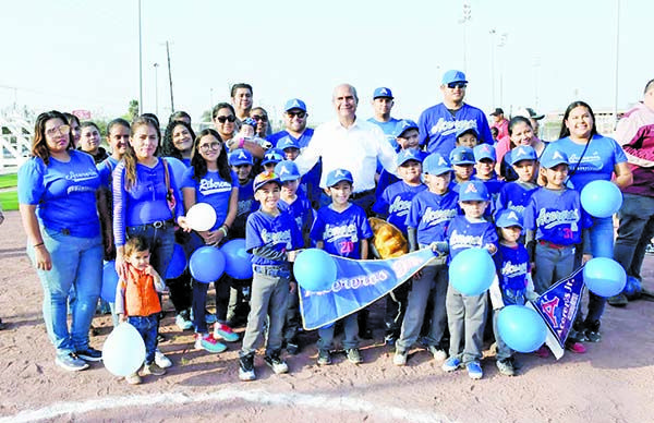 Entregan 2 nuevos campos deportivos