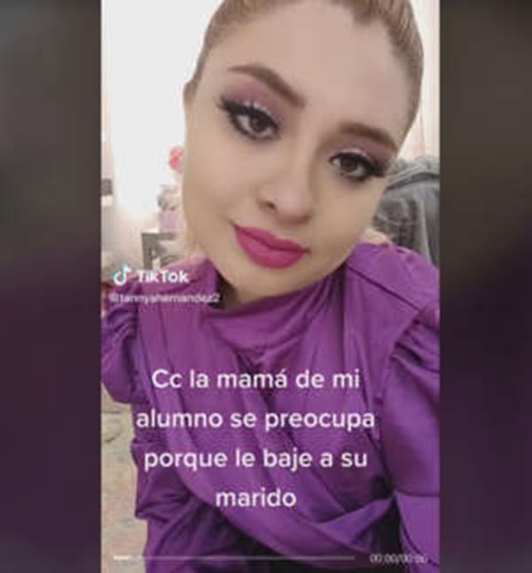Directora de prepa causa polémica