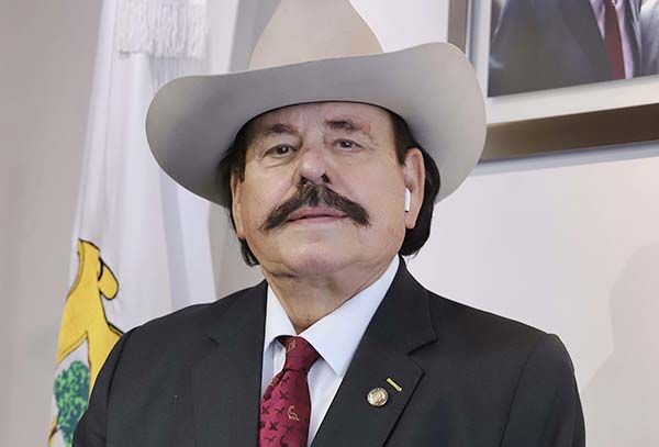 No soy candidato a modo: Armando Guadiana
