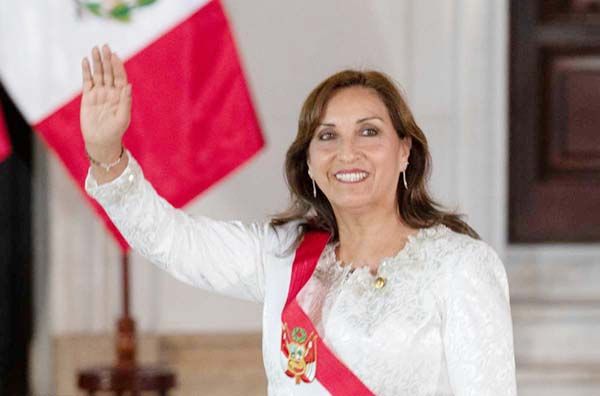 Exige al Congreso adelantar elecciones