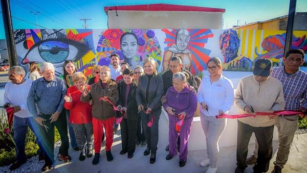 E inauguran plazoleta