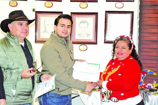 Concluyen en Sabinas cursos de manualidades