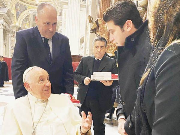 Samuel García invita al Papa Francisco a visitar Nuevo León