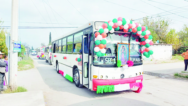 Hacen caravana ruleteros por Virgen de Guadalupe