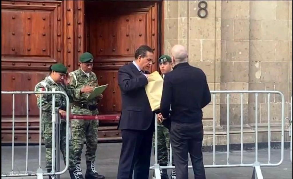 Dobla AMLO a Ricardo Mejía; ya aceptó derrota