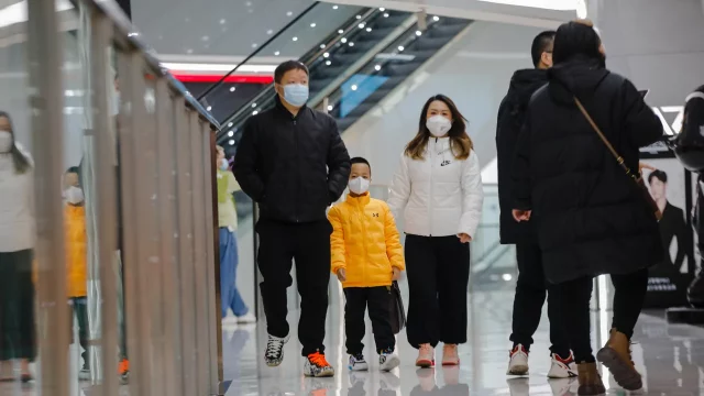 China calcula que la ola de Covid infecta a 37 millones de personas al día