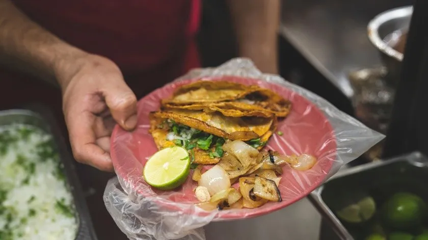 ¿Sueles comer en la calle? Estas son las nueve enfermedades que podrías contraer