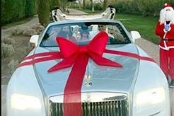 Le trae Santa Clos un Rolls-Royce a Cristiano