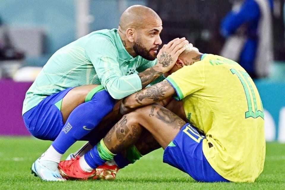 Es Dani Alves paño de lágrimas de Neymar