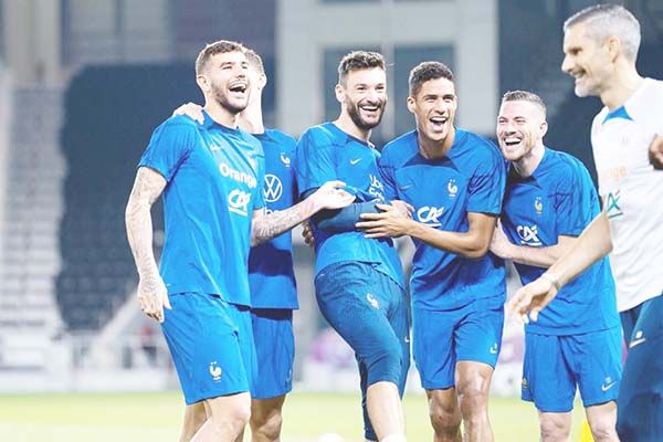 Descansan los jugadores en primer día sin futbol en Qatar