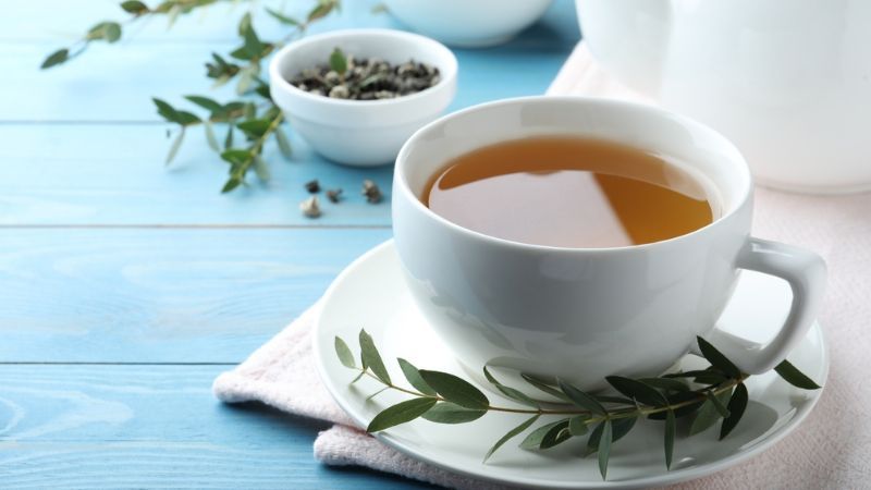 ¿Congestión nasal? Prepara este té de eucalipto para destapar las vías respiratorias