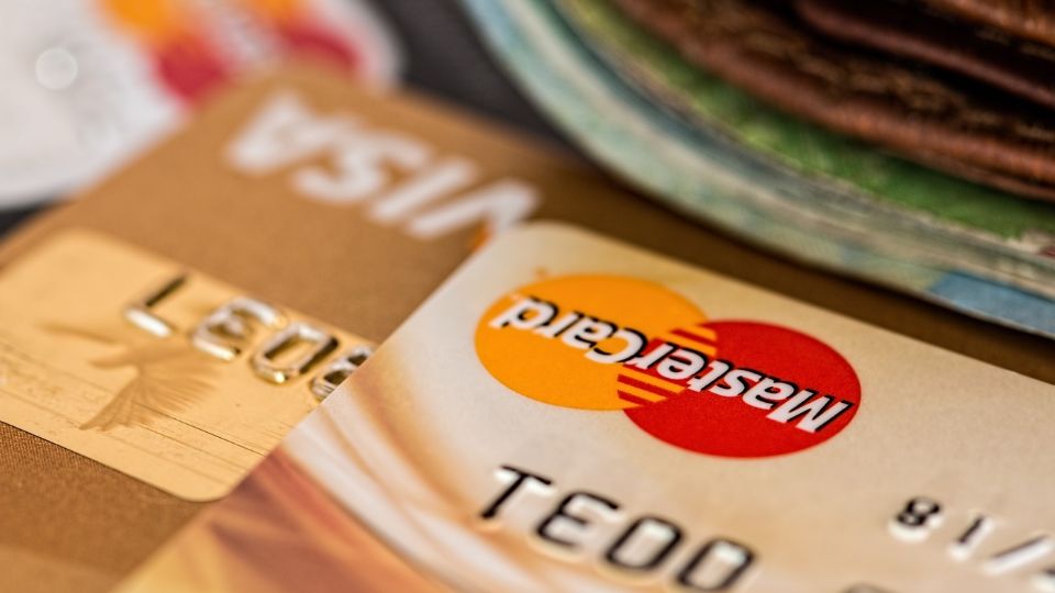 Ven riesgo en la morosidad con las tarjetas de crédito