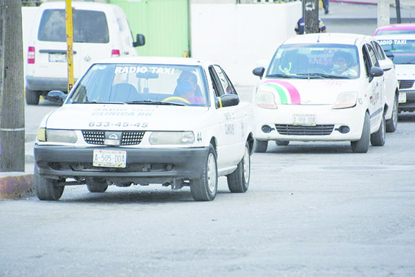 Suspenderán a taxistas por incrementar tarifas