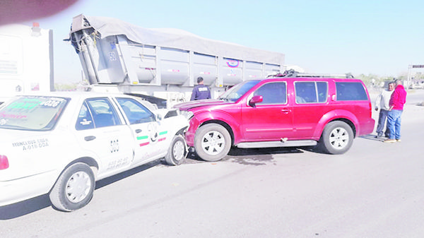 Paisano ocasiona fuerte accidente