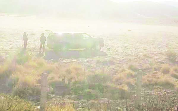 Se llevan susto al salir de carretera