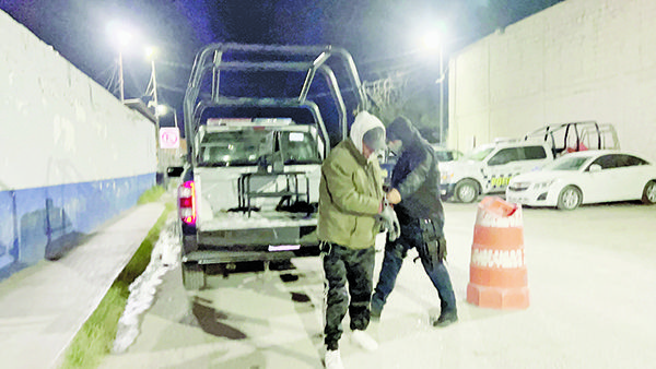 Se droga en la calle para quitarse el frío