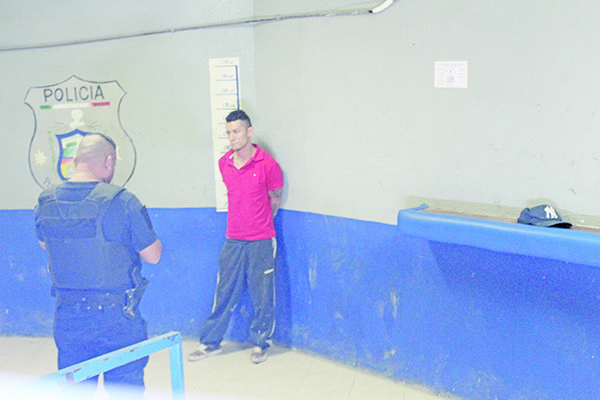 Se cansa de golpiza y denuncia a pareja