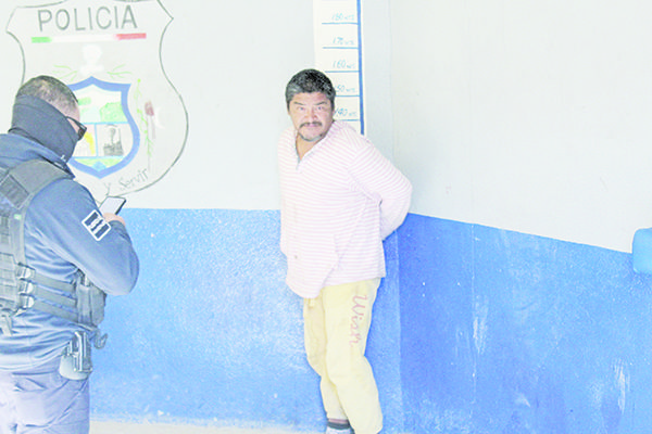 Enfermo mental altera el orden