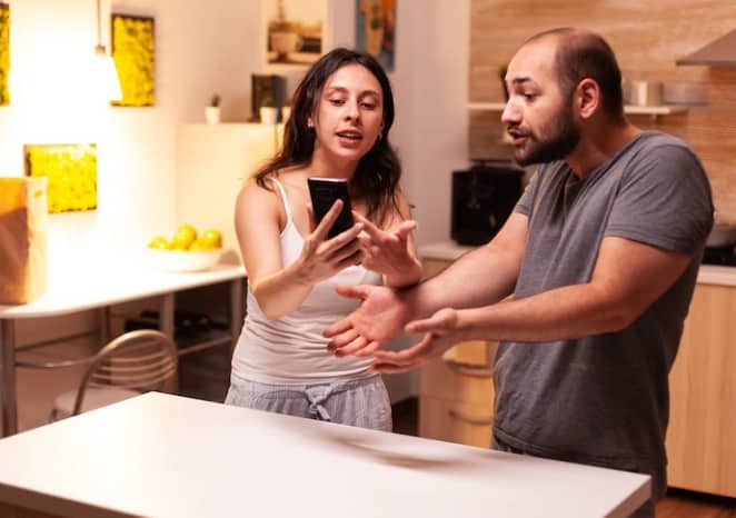 Lo que pasa en una relación antes de una infidelidad