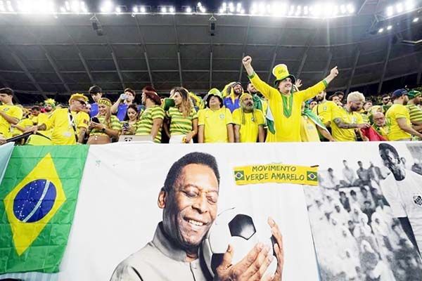 Dicen los médicos que salud de Pelé mejora