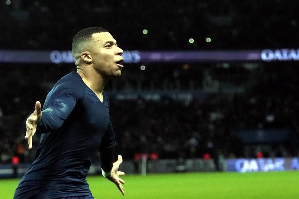 Da Mbappé triunfo al PSG sobre el Estrasburgo