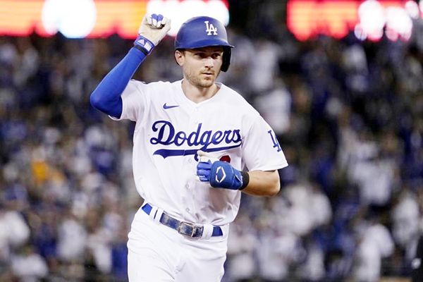 Firma Turner contrato millonario con Phillies