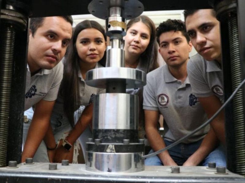 Estudiantes mexicanos buscan aumentar vida útil de balatas con colillas de cigarros