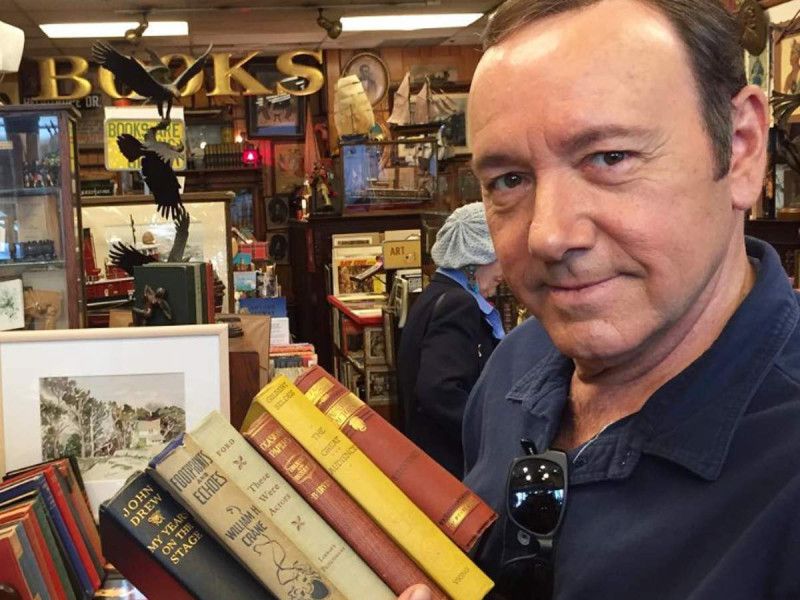 Kevin Spacey se declara inocente de agresión sexual en Reino Unido