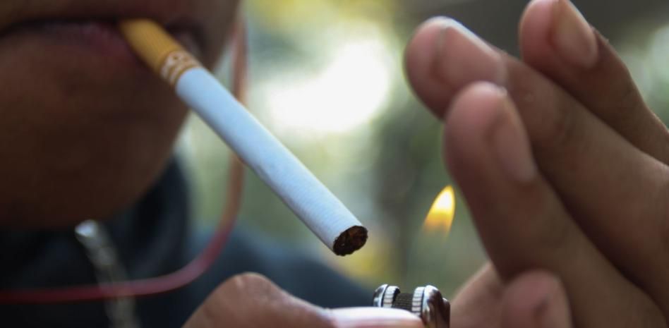 Sálvate de una multa ¿En qué lugares está prohibido fumar a partir de hoy?