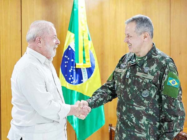 Lula cambia comandante por «quiebre de confianza»