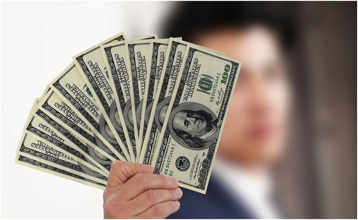 Precio del dólar abre en 19.59 pesos a la venta