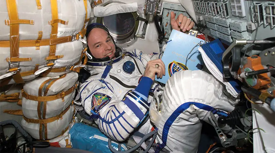 Astronauta de la NASA: La ciencia no contradice al cristianismo