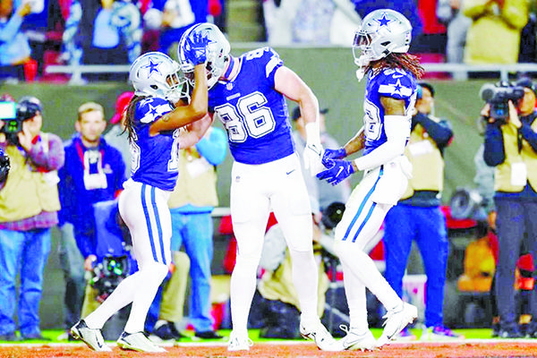 Apalea Dallas a Tampa y va a Ronda Divisional