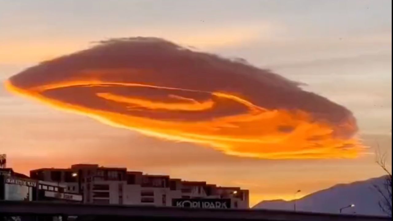Video. ¿Nube u ovni? Aparece imagen surrealista sobre Turquía
