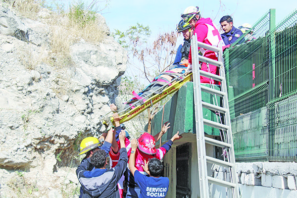 Santa caída sufre albañil en Santuario