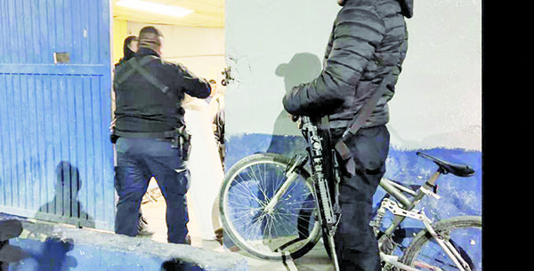 Cargan tanque y bicicletas robadas