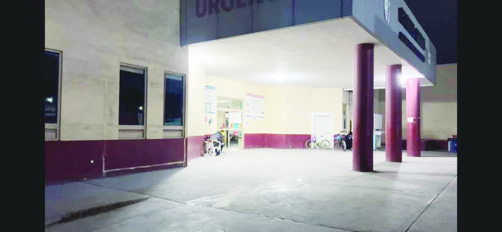 Mujer recibe golpiza en exterior de cantina
