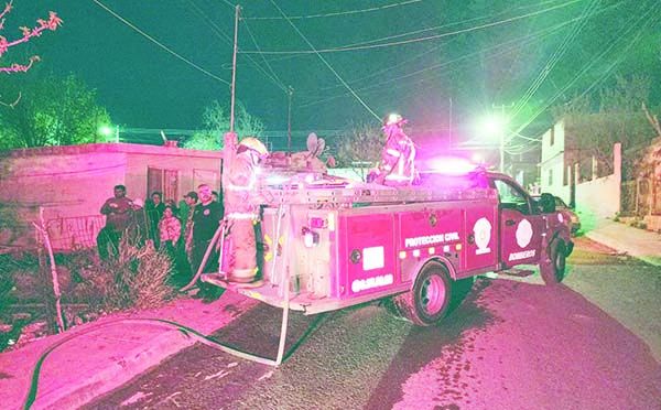 Arde casa en la Colonia Guerrero